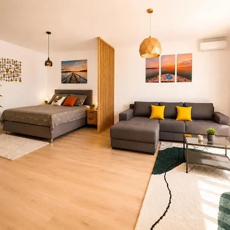 Martinis Coastal Retreat Apartmán *